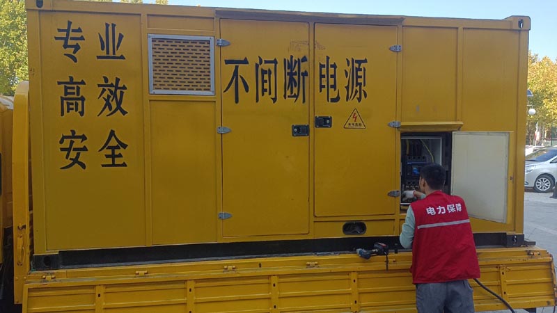 綦江柴油发电机组和UPS电源配合使用时，如何避免切换过程中的电力中断？